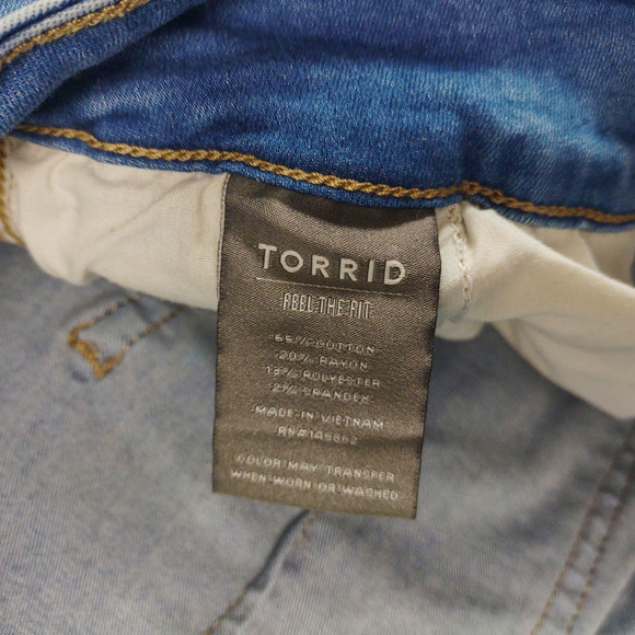 TORRID Women's 18 High-Rise Wide Leg Crop Jeans, Plus Size Stretch Denim Boho - Picture 4 of 7